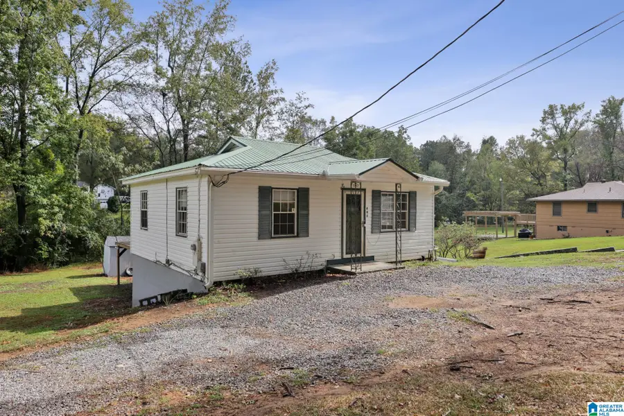 405 BLACKMON CIRCLE, Adamsville, AL 35005 - Image #2