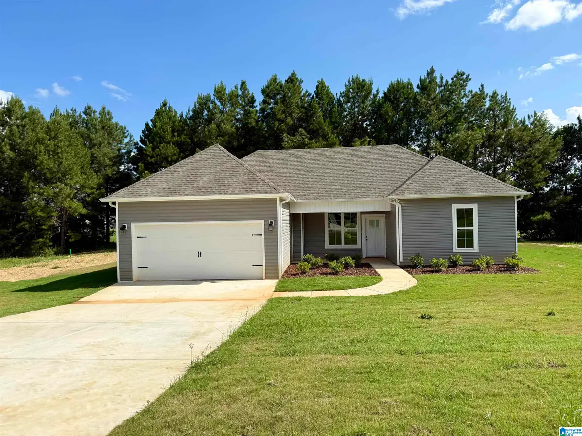 369 FARMINGDALE LANE, Harpersville, AL 35078 - Image #1