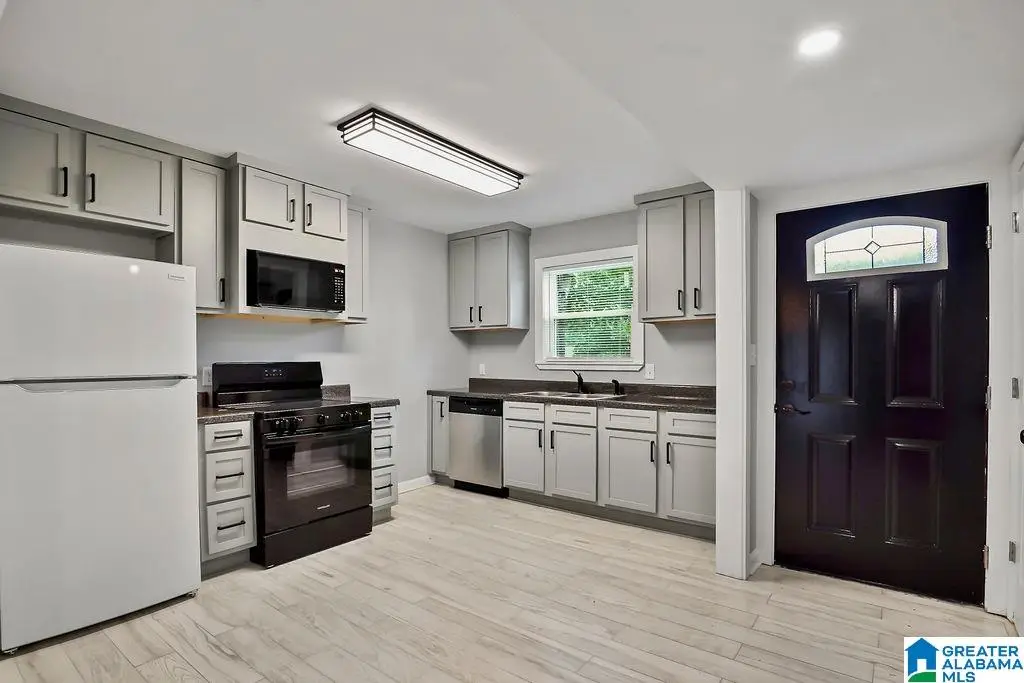 860 BEACON PARKWAY E, Birmingham, AL 35209 - Image #1