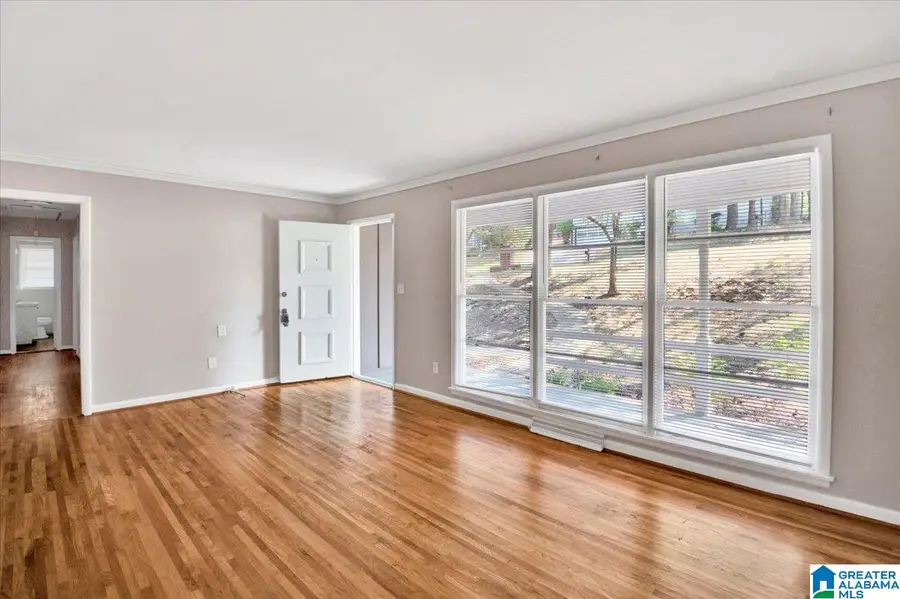 948 RIDGEWOOD CIRCLE, Birmingham, AL 35235 - Image #3