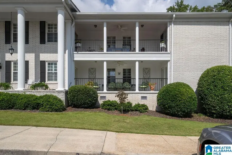 1882 ROCKWOOD ROAD, Vestavia Hills, AL 35216 - Image #2