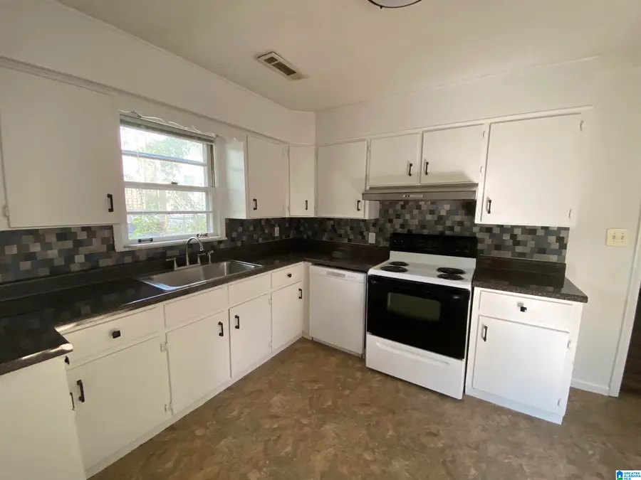 120 SPRINGDALE AVENUE, Hueytown, AL 35023 - Image #2