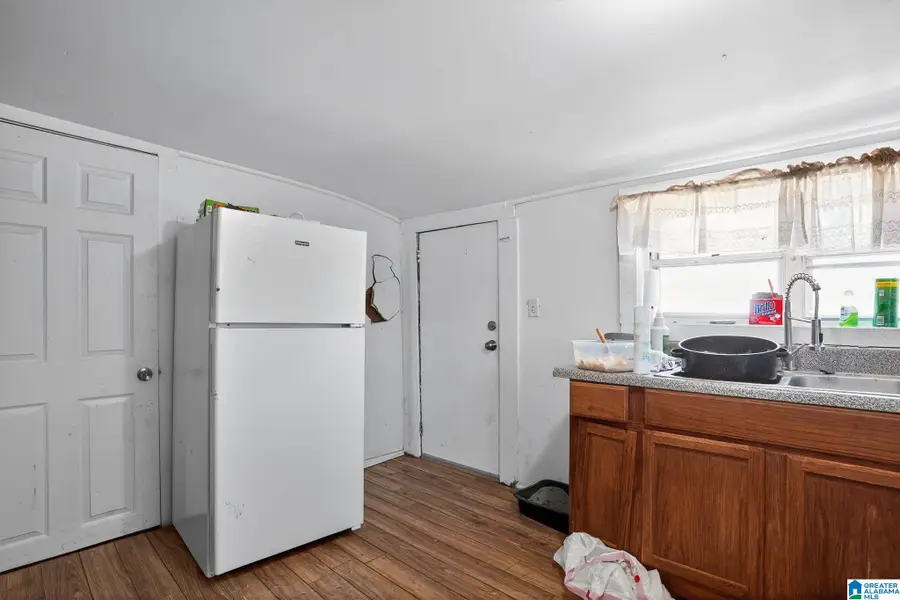 3916 GRAY AVENUE SW, Birmingham, AL 35221 - Image #3