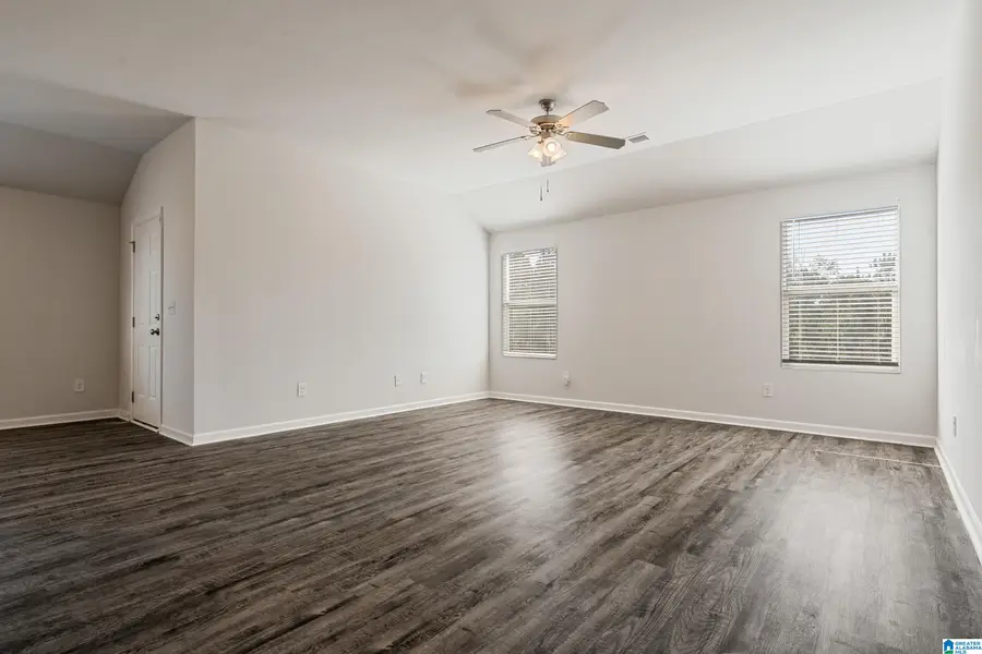 136 HUNTERS COVE, Odenville, AL 35120 - Image #3