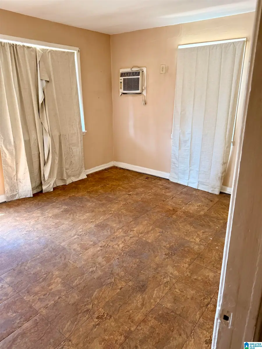 519 AVENUE X, Birmingham, AL 35214 - Image #2