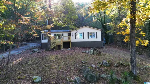 385 VALLEY LANE, Warrior, AL 35180