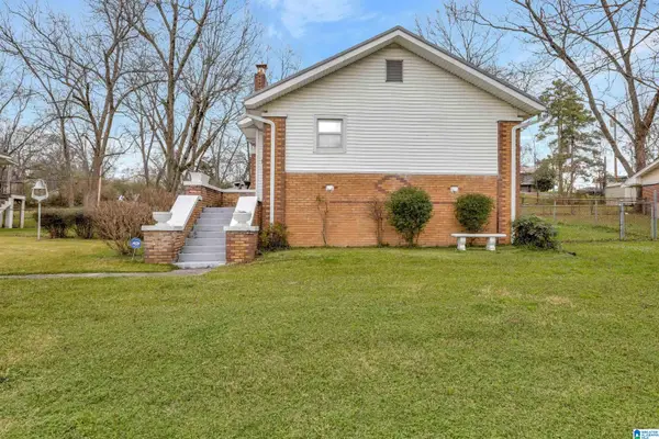 2046 EAST LAKE BOULEVARD, Tarrant, AL 35217