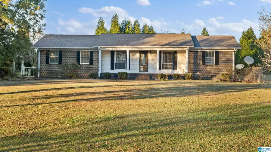 1012 BURNETT CIRCLE, Clanton, AL 35045 - Image #2