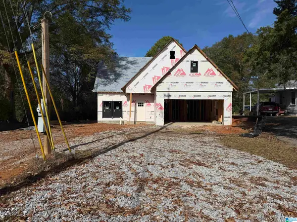 902 6TH AVENUE SW, Alabaster, AL 35007