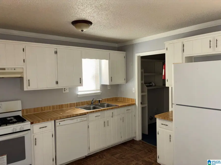 3029 APPLE VALLEY LANE, Birmingham, AL 35215 - Image #2