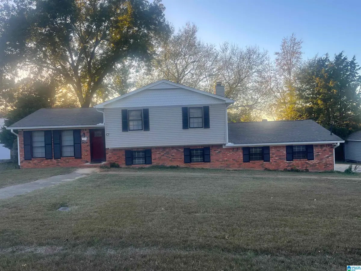 1426 EDGEFIELD LANE, Hueytown, AL 35023 - Image #1