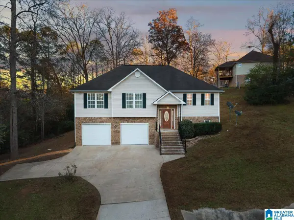 33 OAK BROOK CIRCLE, Cleveland, AL 35049