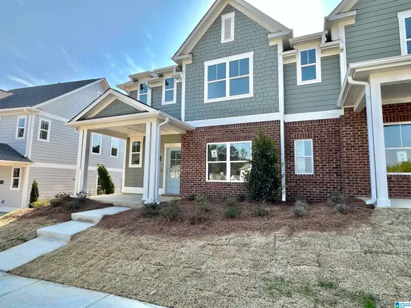 1008 UNALI TOWNES LOOP, Leeds, AL 35094