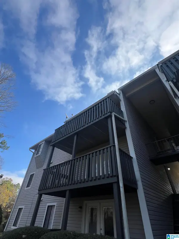 407 WOODLAND VILLAGE, Homewood, AL 35216