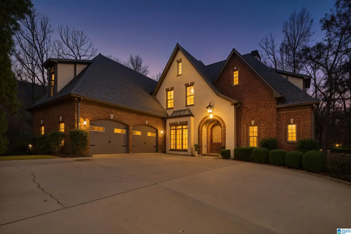 829 CROWN CIRCLE, Hoover, AL 35242 - Image #1