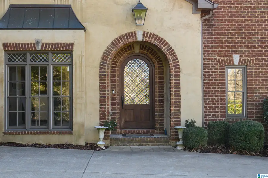 829 CROWN CIRCLE, Hoover, AL 35242 - Image #3