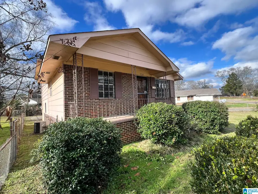 724 18TH PLACE SW, Birmingham, AL 35211 - Image #2