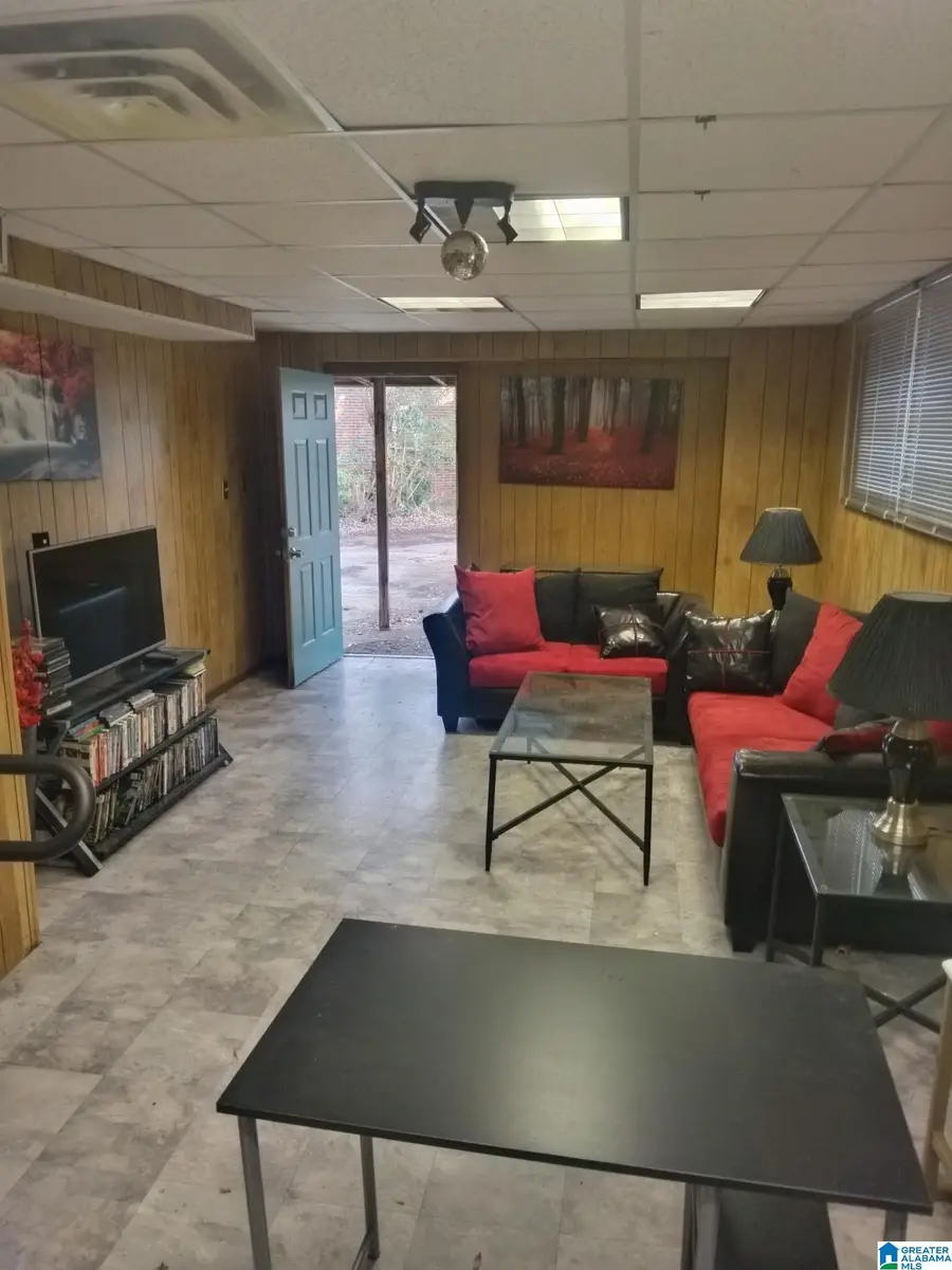 308 25TH AVENUE NW, Center Point, AL 35215 - Image #3