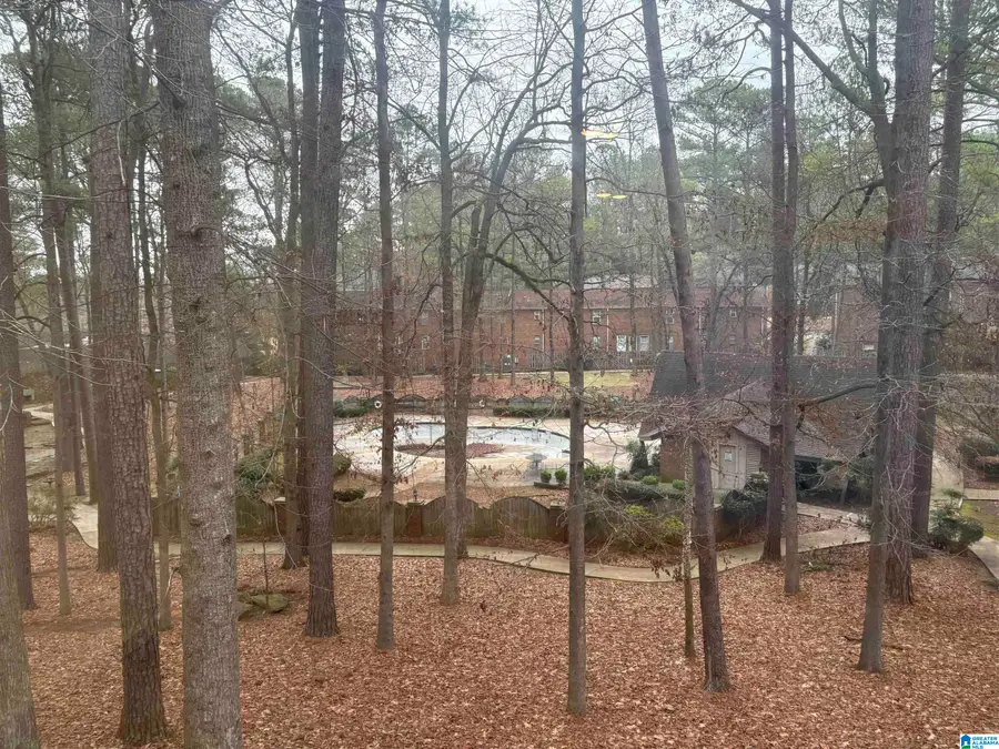 2061 MONTREAT CIRCLE, Vestavia Hills, AL 35216 - Image #3