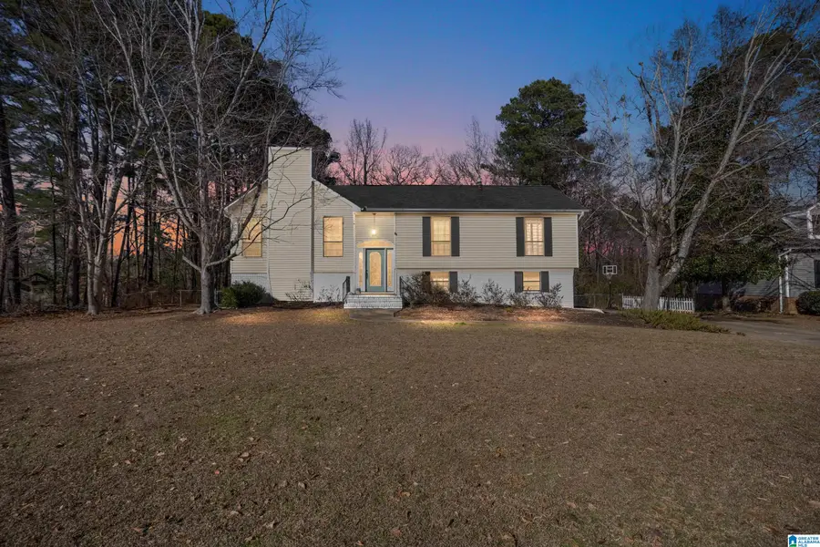 106 WINDWOOD CIRCLE, Gardendale, AL 35071 - Image #2