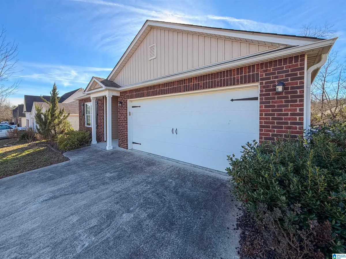 2039 KERRY CIRCLE, Calera, AL 35040 - Image #1