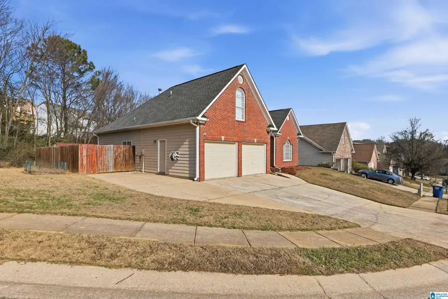 2539 MOUNTAIN COVE, Hoover, AL 35226 - Image #3