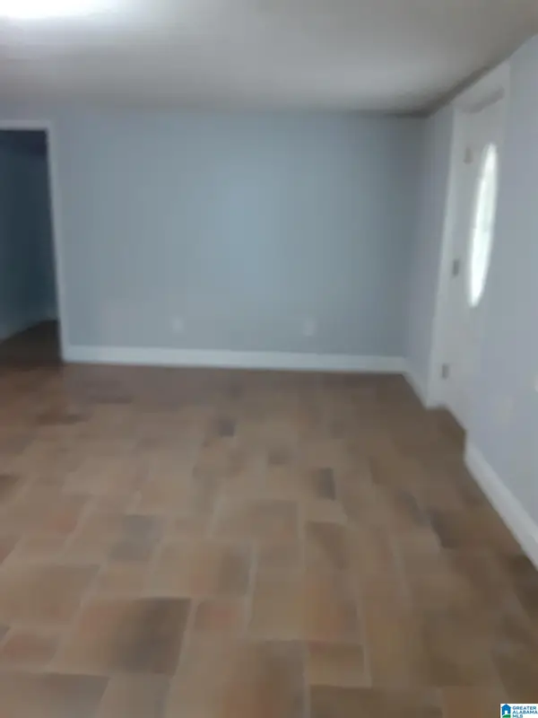 617 8TH AVENUE, Midfield, AL 35228