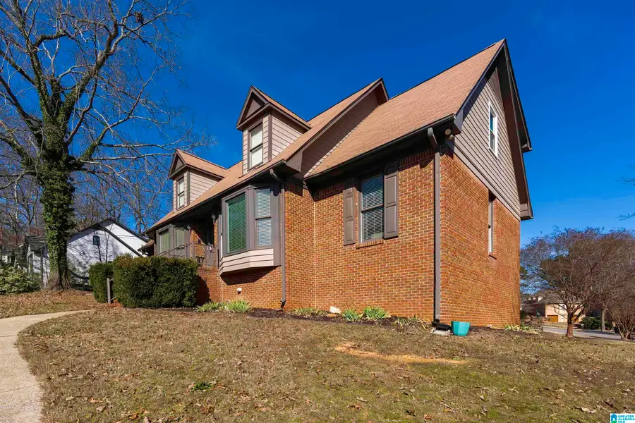 402 PINEWAY DRIVE, Hoover, AL 35226 - Image #3