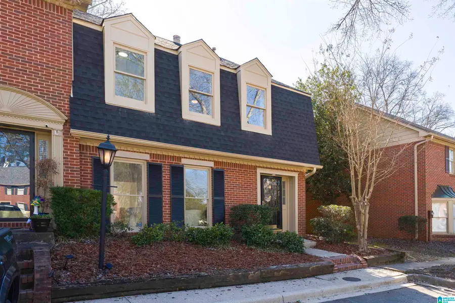 8 ASHFORD CIRCLE, Hoover, AL 35244 - Image #2