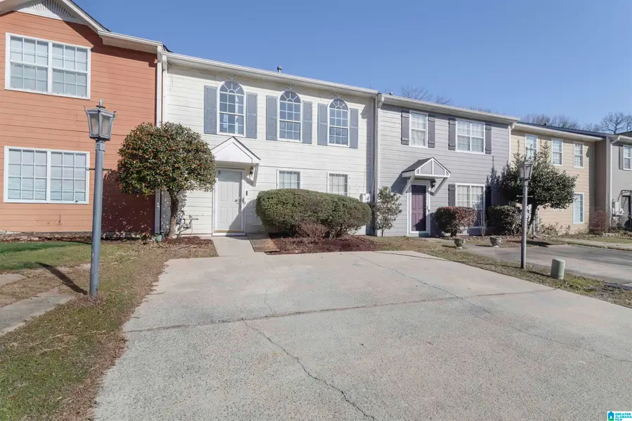 121 WILLOW POINT LANE, Alabaster, AL 35007 - Image #2