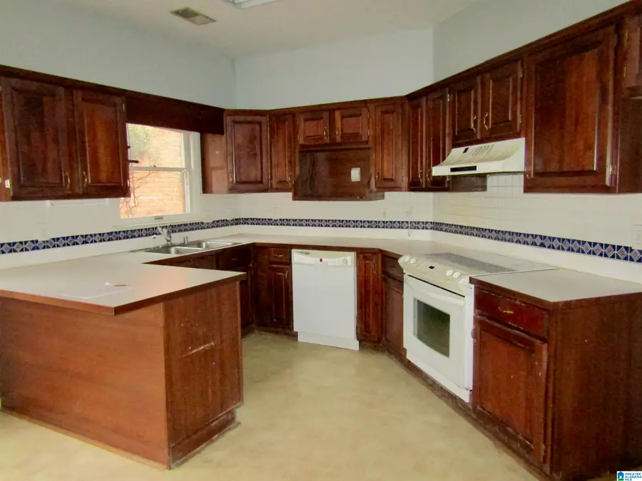 717 ROCKFORD CIRCLE, Birmingham, AL 35209 - Image #3