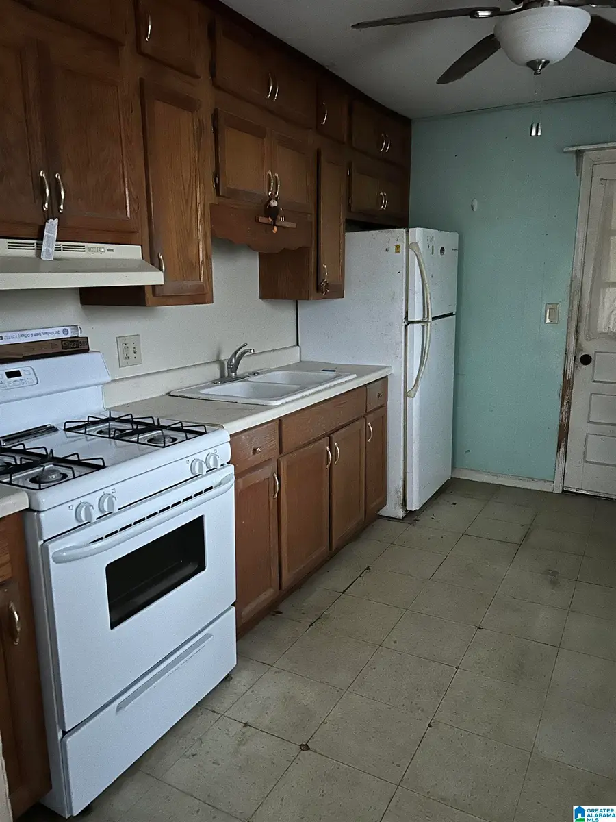 825 BELLWOOD AVENUE, Anniston, AL 36206 - #3