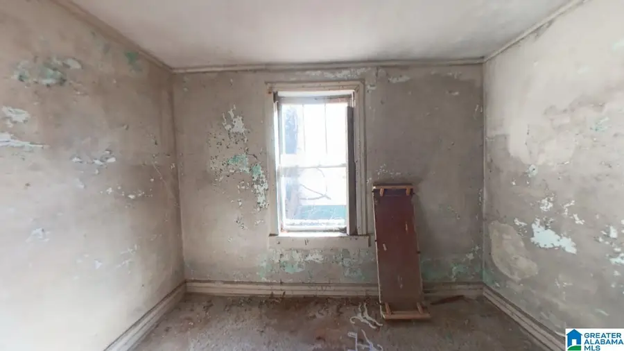 704 E 18TH STREET, Sheffield, AL 35660 - #2