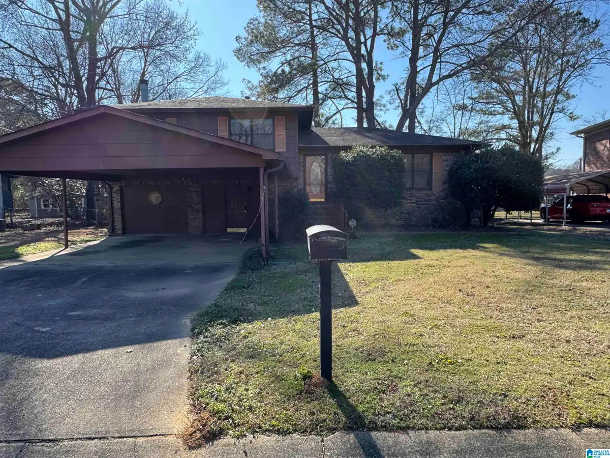 135 MERRIMONT DRIVE, Hueytown, AL 35023 - #1