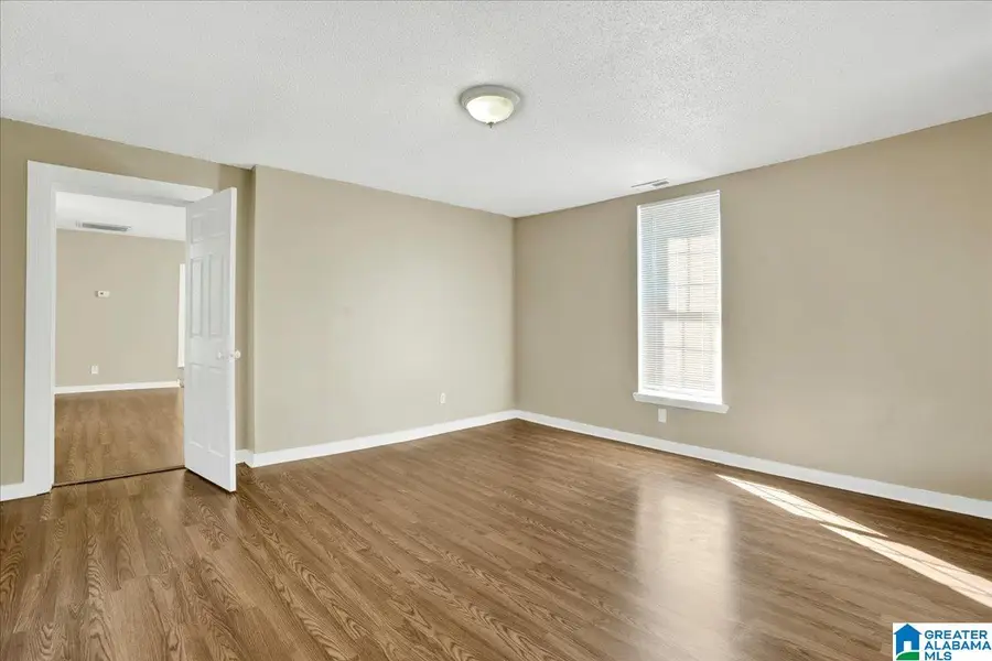 2817 AVENUE C, Birmingham, AL 35218 - Image #3
