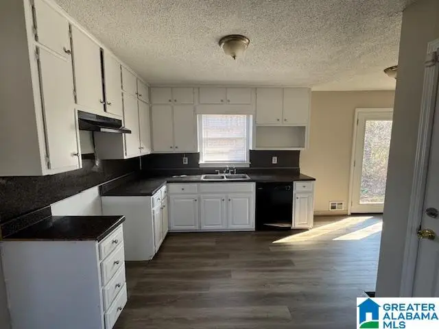 901 29TH AVENUE NE, Birmingham, AL 35215 - Image #2