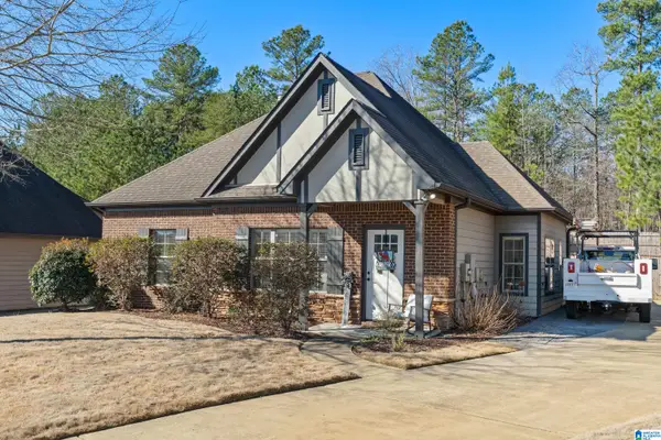 7705 TIMBER LEAF LANE, Bessemer, AL 35022