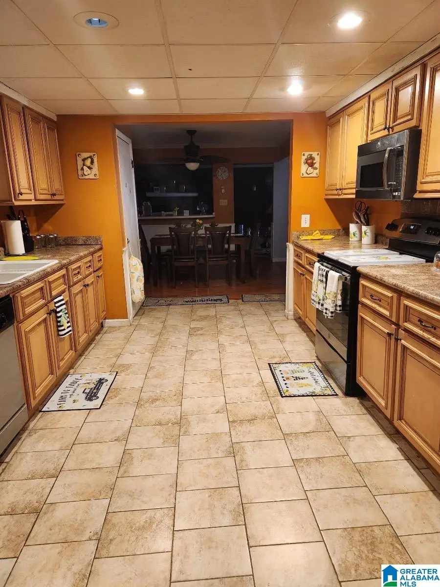 852 SUN VALLEY ROAD, Center Point, AL 35215 - #3