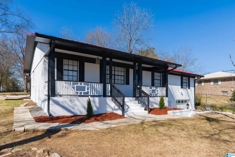 311 OAK CIRCLE, Bessemer, AL 35023 - #2