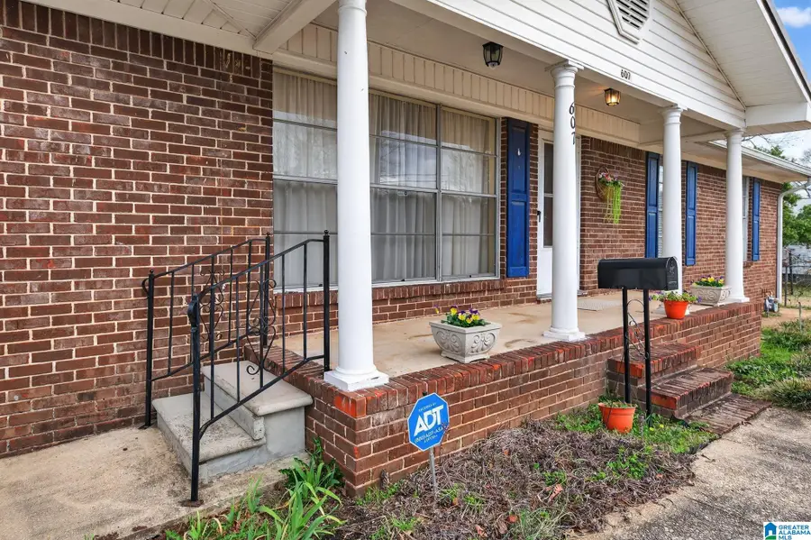 607 7TH AVENUE, Pleasant Grove, AL 35127 - #2