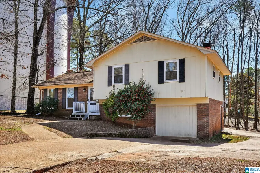 429 WOODLAND COURT NE, Center Point, AL 35215 - #2