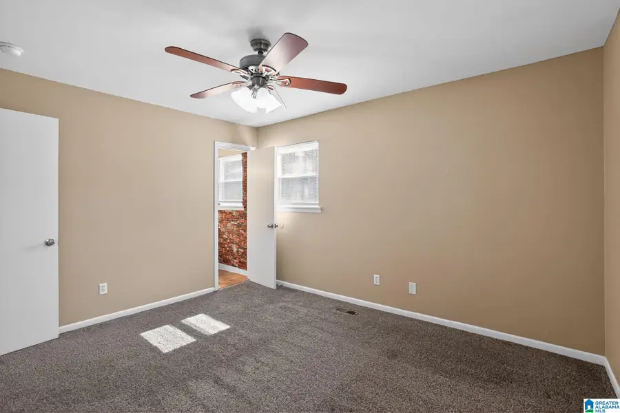 429 WOODLAND COURT NE, Center Point, AL 35215 - #3