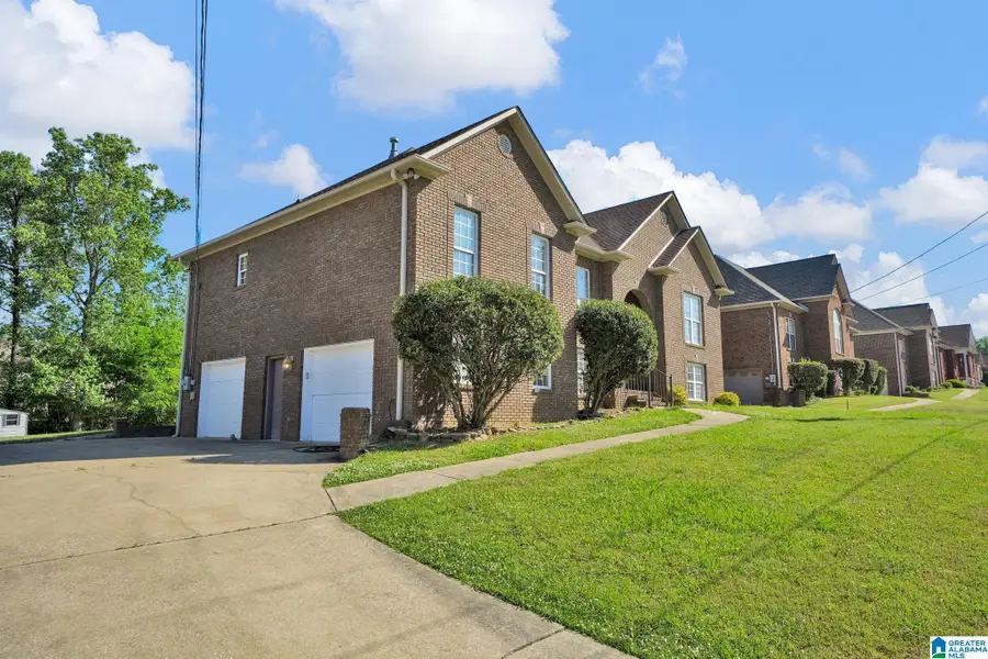 420 NEWBERRY DRIVE, Pleasant Grove, AL 35127 - #3