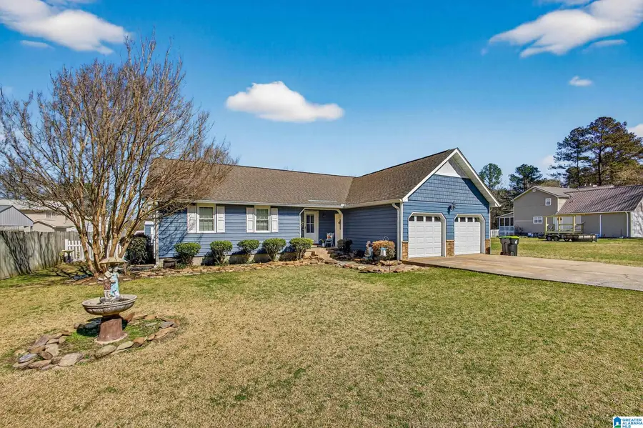 934 PINECREST CIRCLE, Sylacauga, AL 35151 - #2