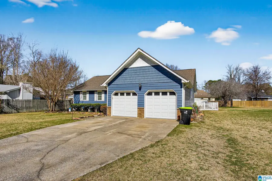 934 PINECREST CIRCLE, Sylacauga, AL 35151 - #3