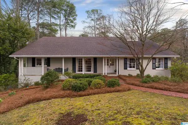 3873 GLENCOE DRIVE, Mountain brook, AL 35213