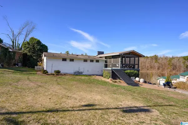 296 LAKESHORE LANE, Oneonta, AL 35121