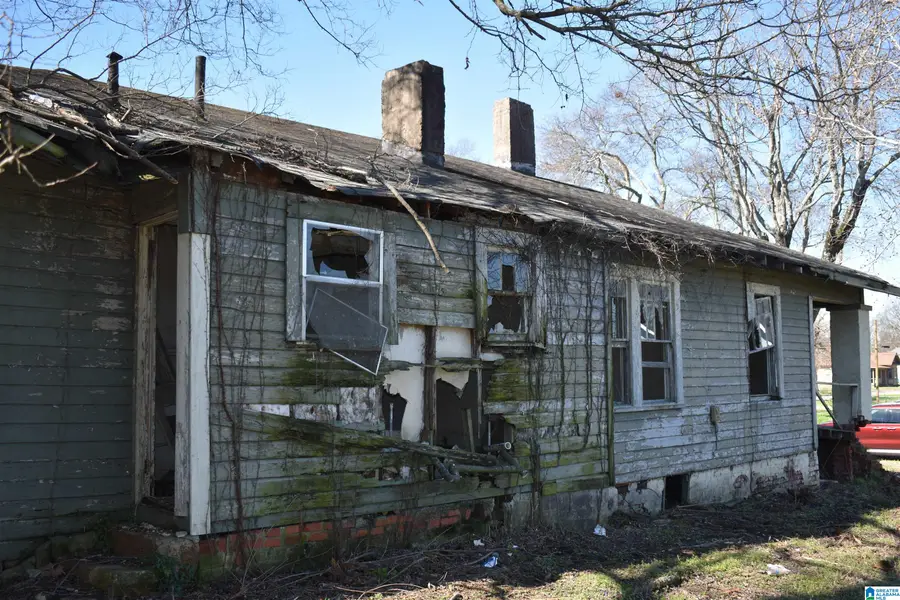 2117 AVENUE J, Birmingham, AL 35218 - #2