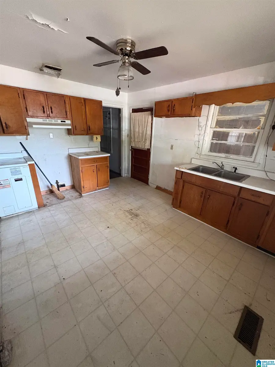 1524 ELM STREET SW, Birmingham, AL 35211 - #2