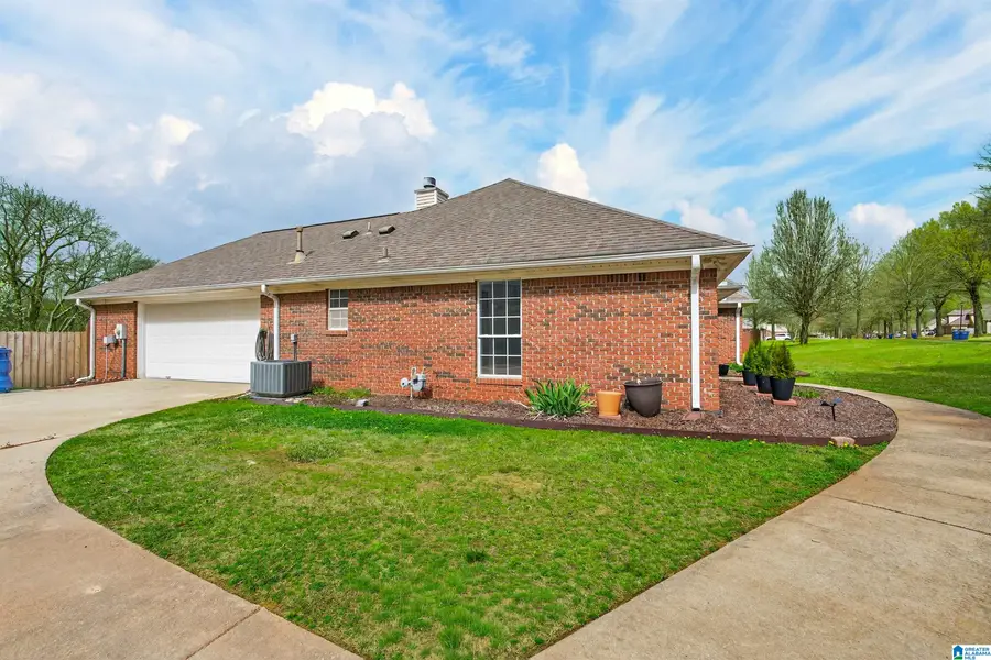 154 SILVERSTONE LANE, Alabaster, AL 35007 - #3